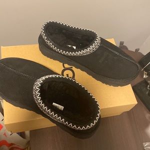 Brand New never worn black Tasman UGG slippers